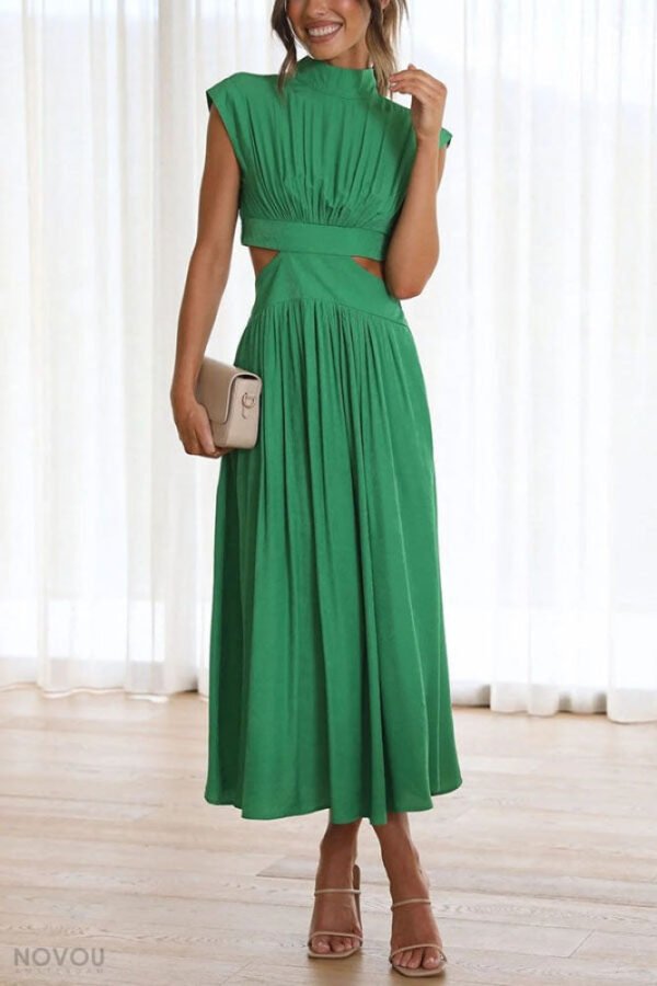 Kurzes Kleid mit Ausschnitt - Image 3