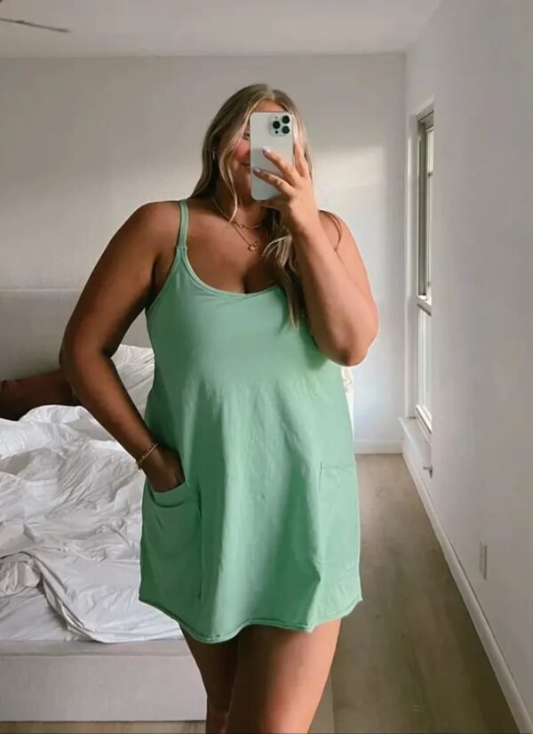 Kleid mit eingebauten Shorts - Image 4